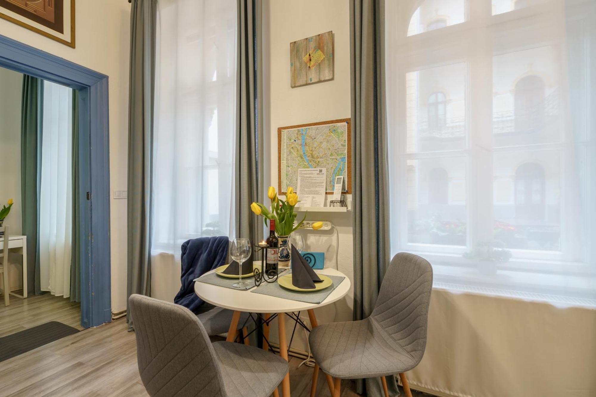 Barka Home In Downtown Buda Budapest Luaran gambar